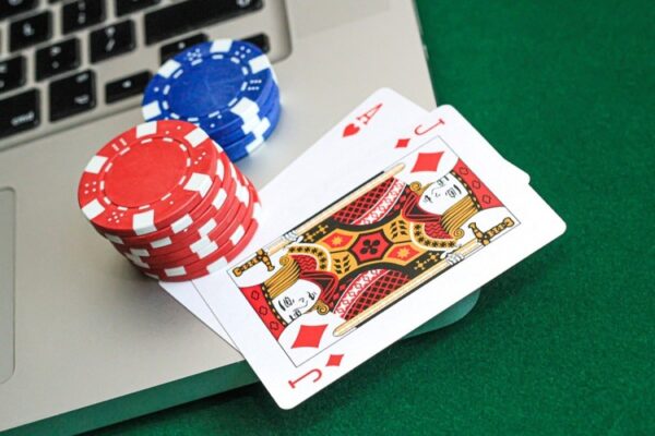 Consejos para no perder al poker