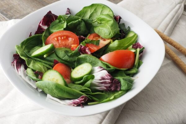 ¿Qué comidas ayudan a reponer energía después de entrenar?